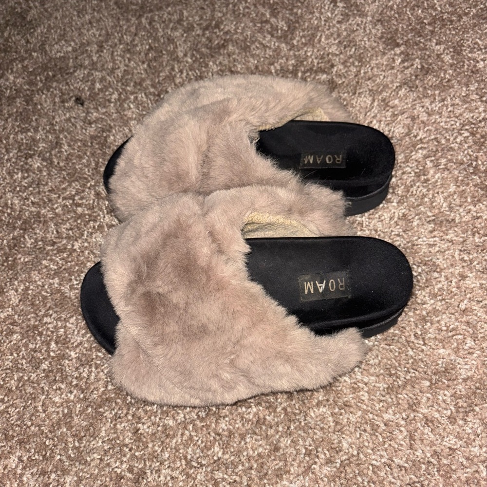 ROAM CLOUD SLIPPERS NUDE FAUX FUR